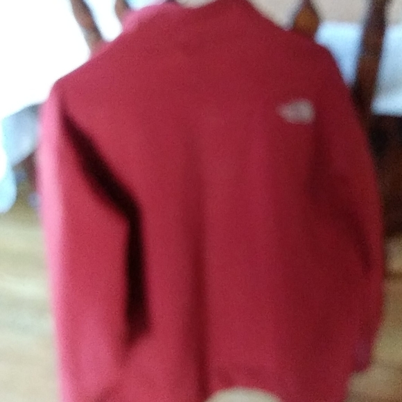 Women's red north face in great condition - Picture 2 of 3